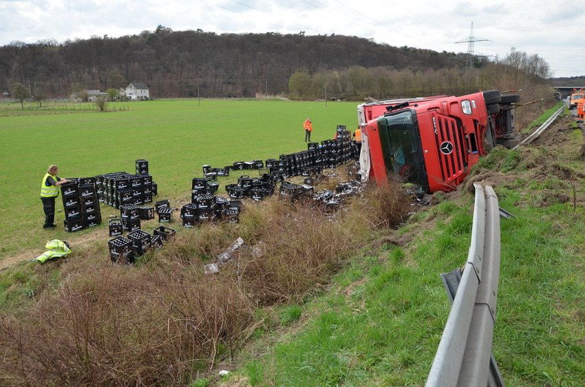 Bierlaster umgestuerzt A 3 Rich Frankfurt Hoehe AS Lohmar P074.JPG